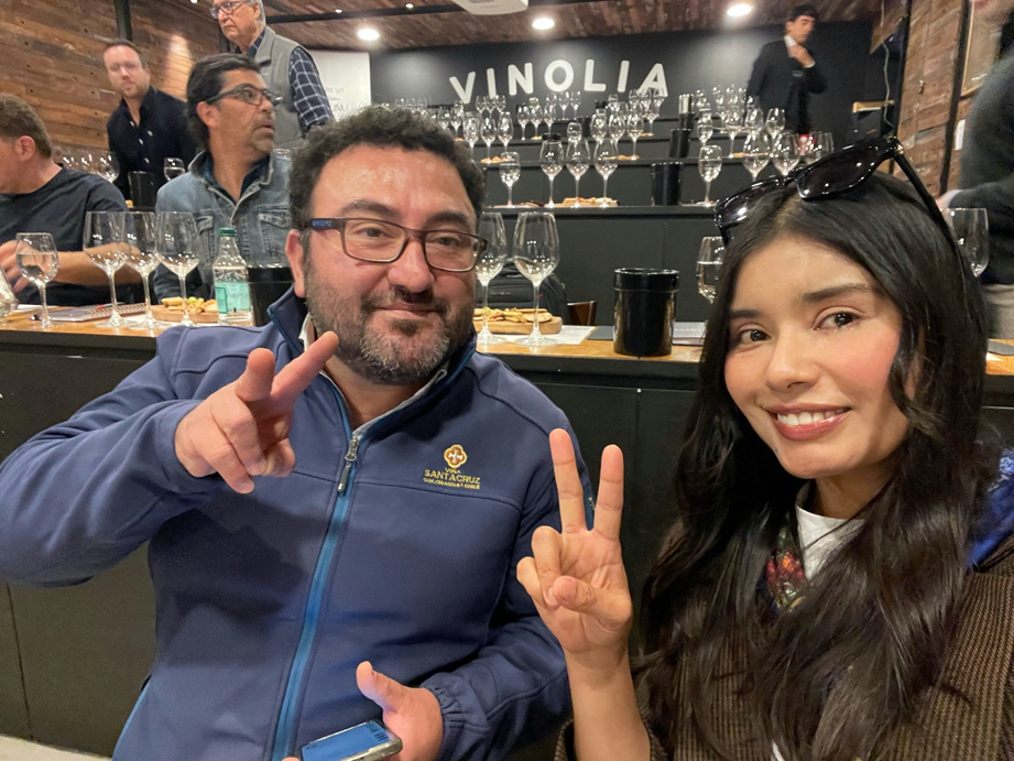 Del norte al sur, Chile es una tierra de contrastes donde cada valle cuenta una historia distinta a través de su vino.